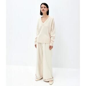 NWOT Allude Cashmere Women Sweater Preppy Nude Taupe Brown V-Neck Minimalist